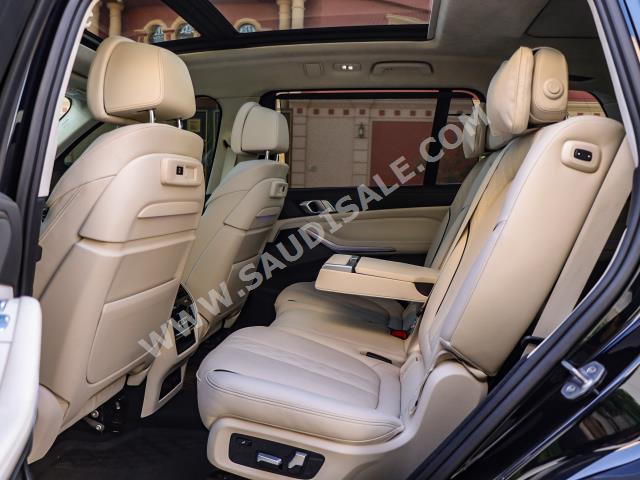 2020 بي ام دبليو الفئة اكس 7