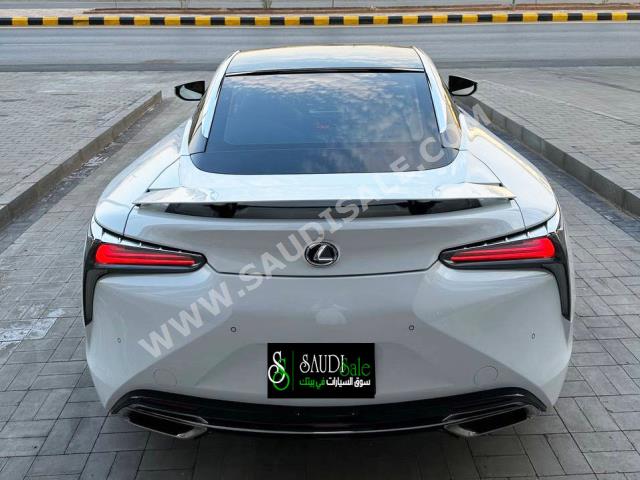 2018 لكزس إل سي 500