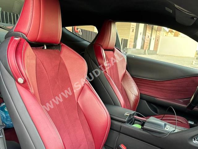 2018 لكزس إل سي 500