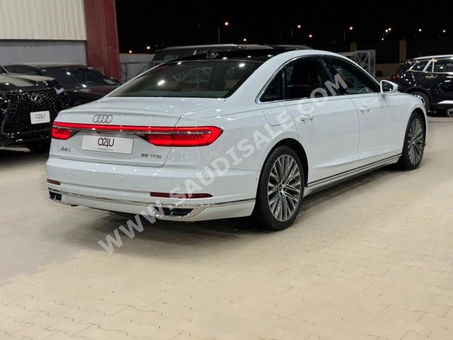 2021 اودي اي 8 ال