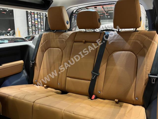 2024 لاند روفر ديفيندر اتش اس اي