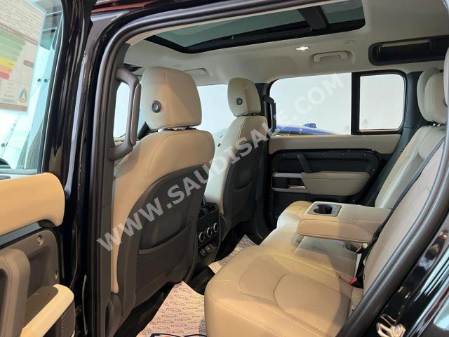 2023 لاند روفر ديفيندر اتش اس اي