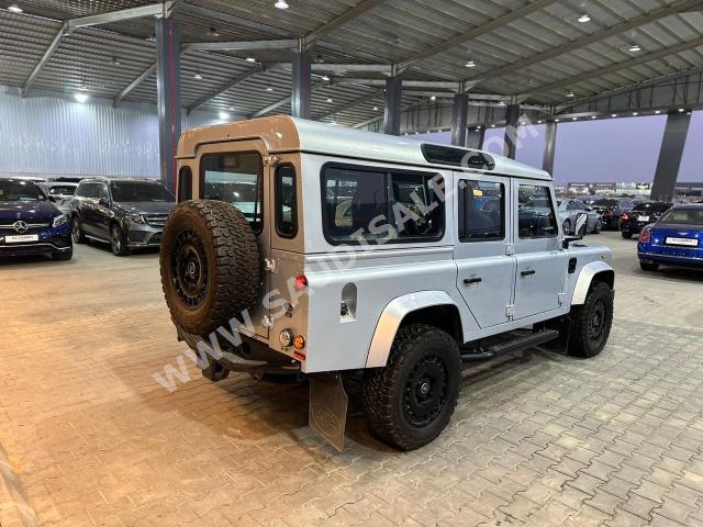 2016 لاند روفر ديفيندر 110