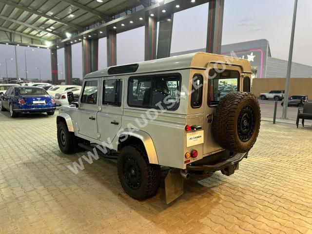 2016 لاند روفر ديفيندر 110