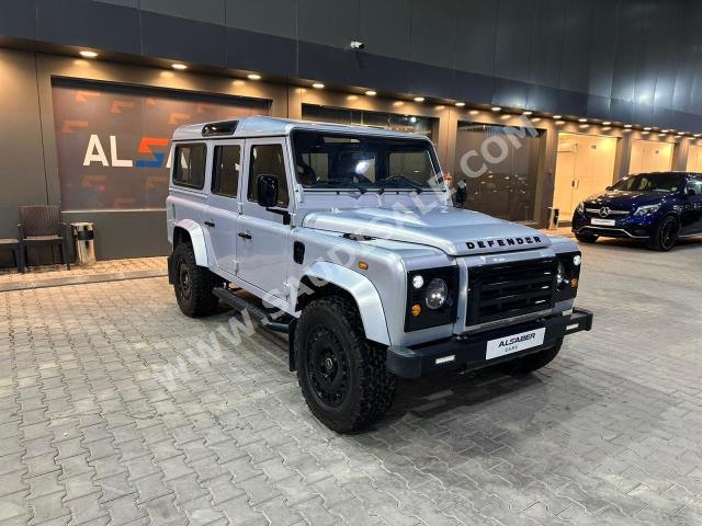 2016 لاند روفر ديفيندر 110