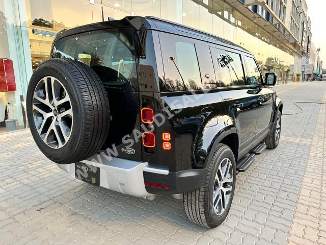 2023 لاند روفر ديفيندر اس اي