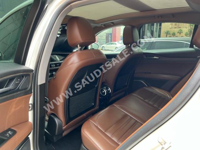 2018 الفا روميو ستيلفيو