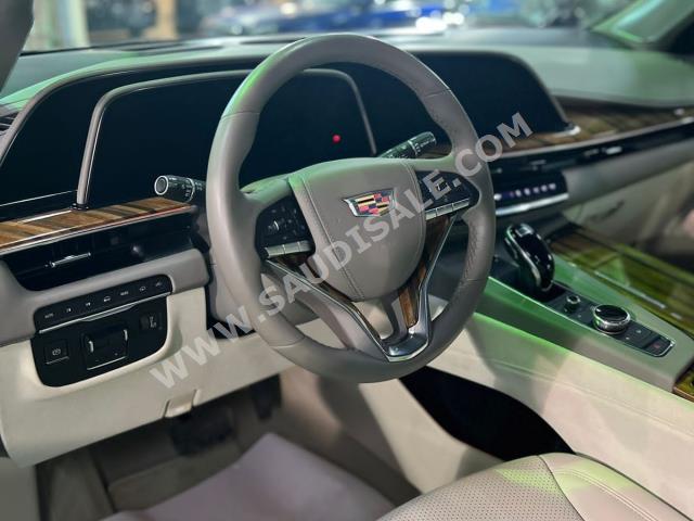 2021 كاديلاك اسكاليد بلاتينيوم