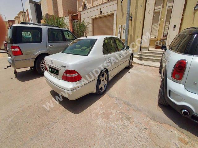 2004 Lexus LS 430