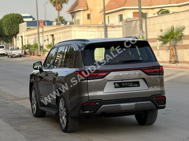 2023 لكزس إل إكس 600 vip بلاك بكج