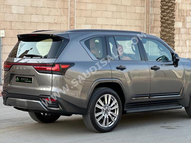 2023 لكزس إل إكس 600 vip بلاك بكج