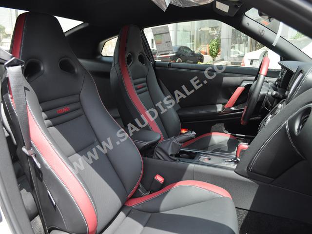 2015 Nissan GT-R