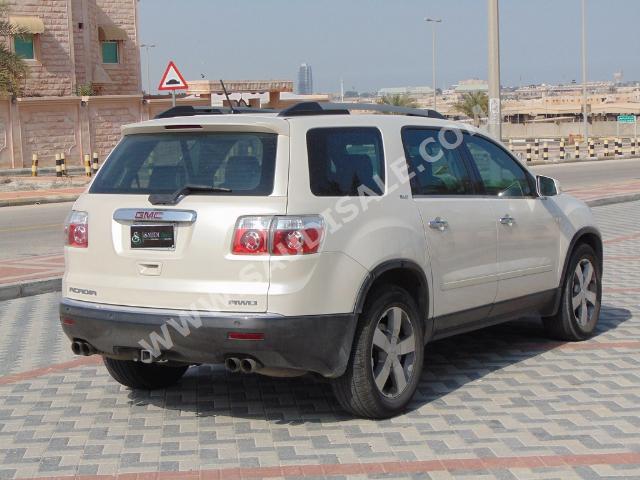2011 جي ام سي اكاديا اس ال تي