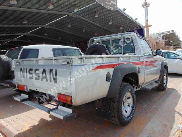 2016 نيسان باترول حوض