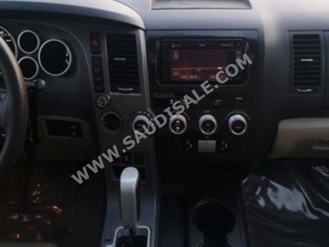 2010 Toyota Sequoia Limited