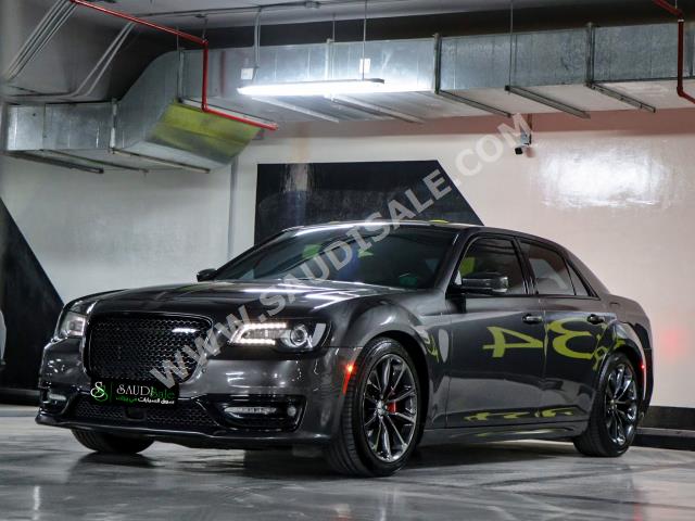 2018 كرايسلر 300 اس ار تي