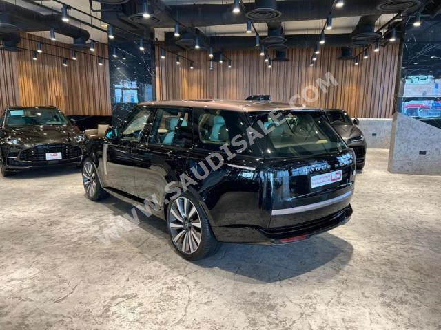 2023 لاند روفر رينج روفر اس في اوتوبيوغرافي