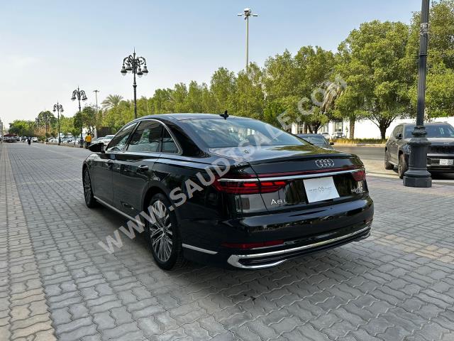 2023 اودي اي 8 ال