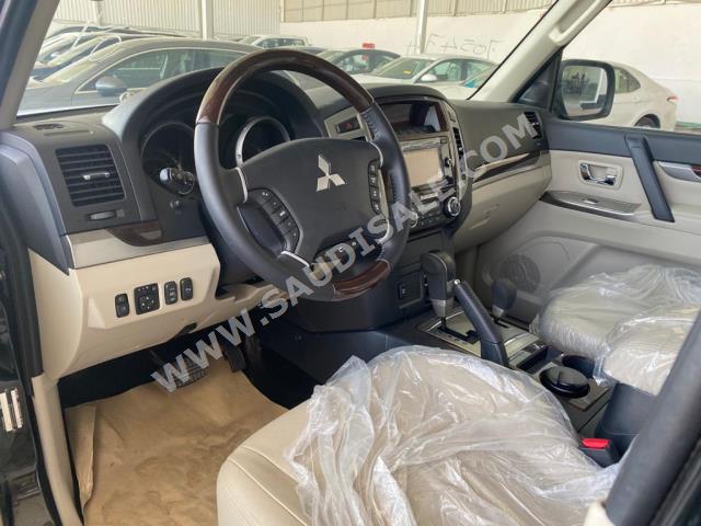 2020 Mitsubishi Pajero