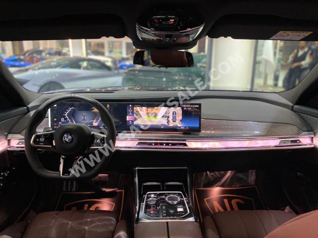 2023 بي ام دبليو الفئة السابعة 735أي