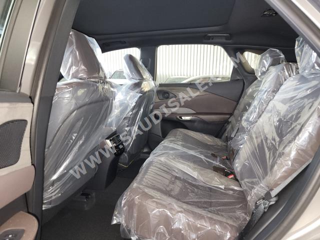 2024 لكزس أر إكس 350