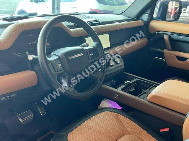 2022 لاند روفر ديفيندر اكس