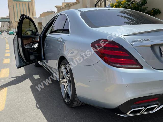 2014 مرسيدس - بنز إس 63 أي إم جي