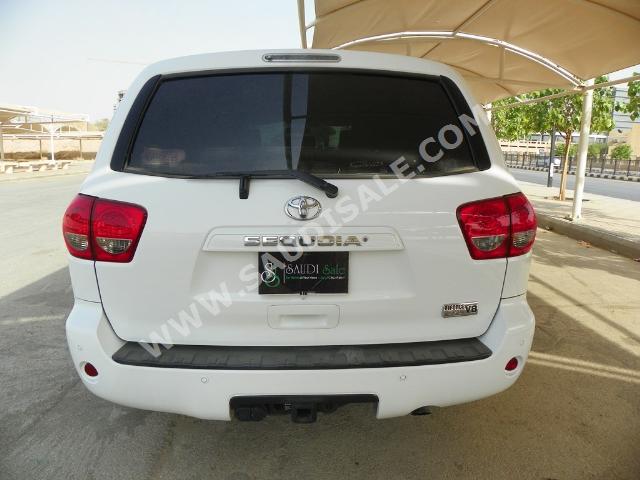 2012 تويوتا سكويا
