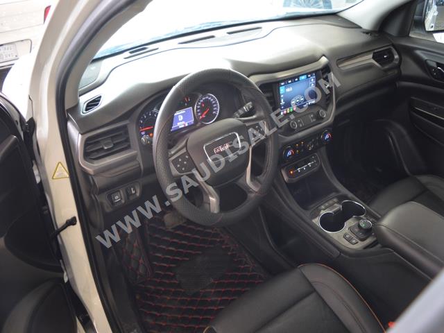 2021 GMC Acadia