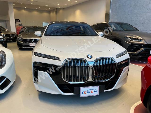 2023 بي ام دبليو الفئة السابعة 735 إل أي