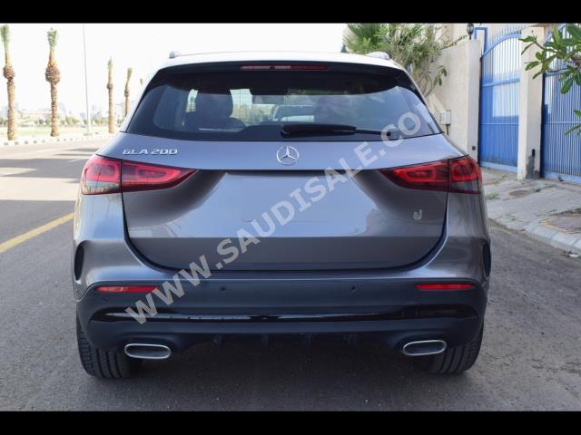 2022 مرسيدس - بنز جي إل أي 200