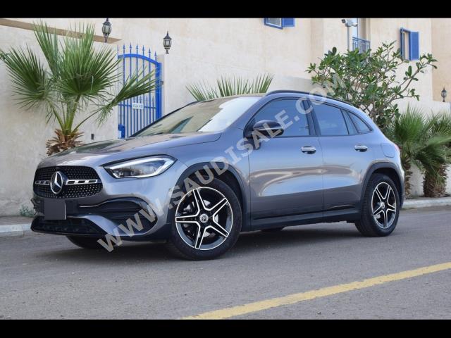 2022 مرسيدس - بنز جي إل أي 200