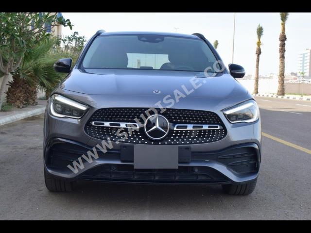 2022 مرسيدس - بنز جي إل أي 200