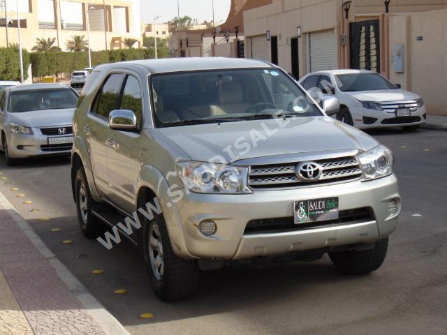 2011 تويوتا فورشنر