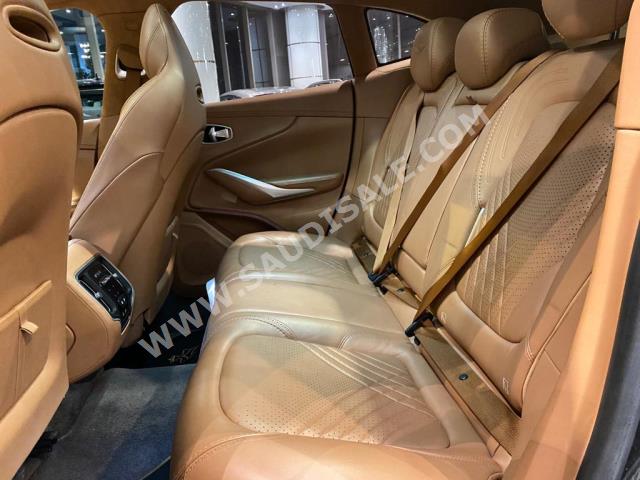 2021 استون مارتن دي بي  اس