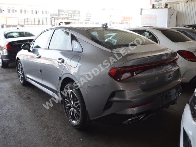 2023 كيا 5كي