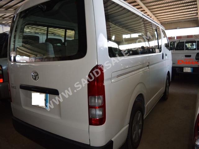 2010 Toyota Hiace