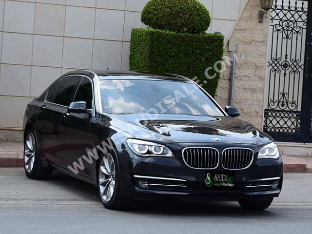 2015 بي ام دبليو الفئة السابعة 730 إل أي