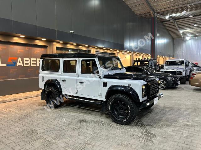 2016 لاند روفر ديفيندر 110 ادفانتشر