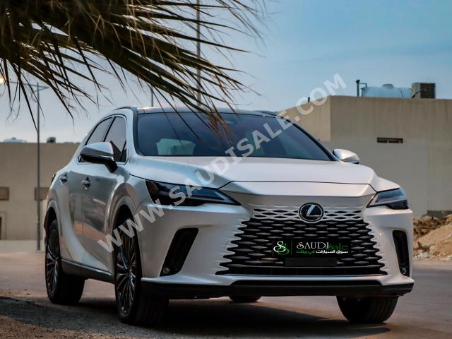 2023 لكزس أر إكس 350