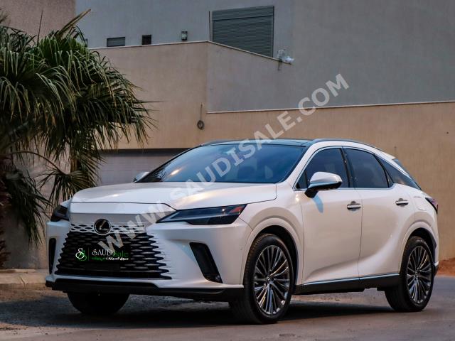 2023 لكزس أر إكس 350