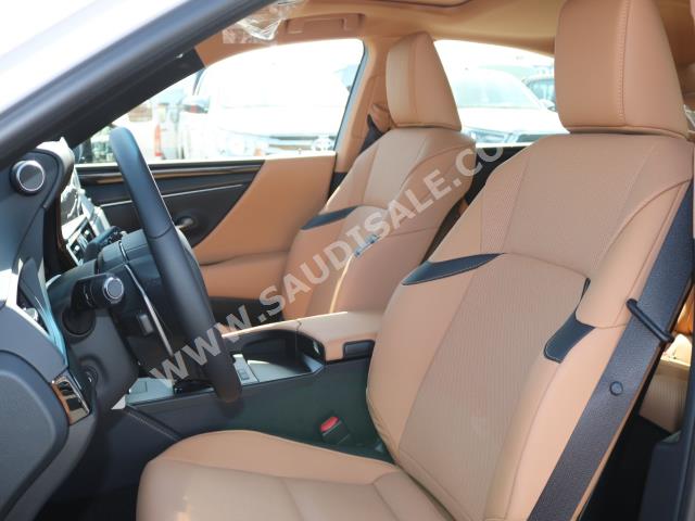 2022 Lexus ES 300