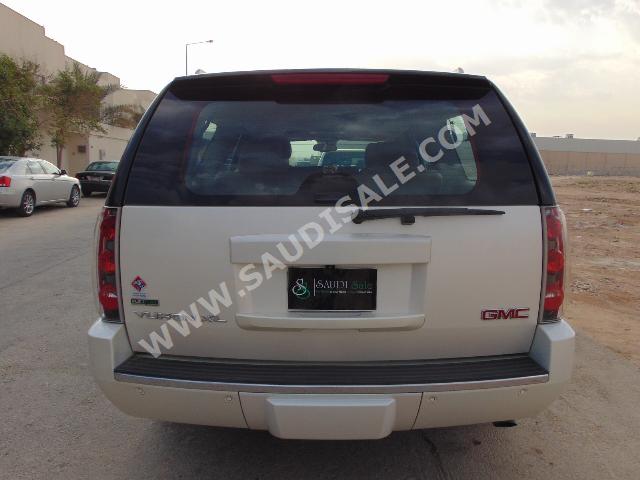 2010 GMC Yukon Denali XL