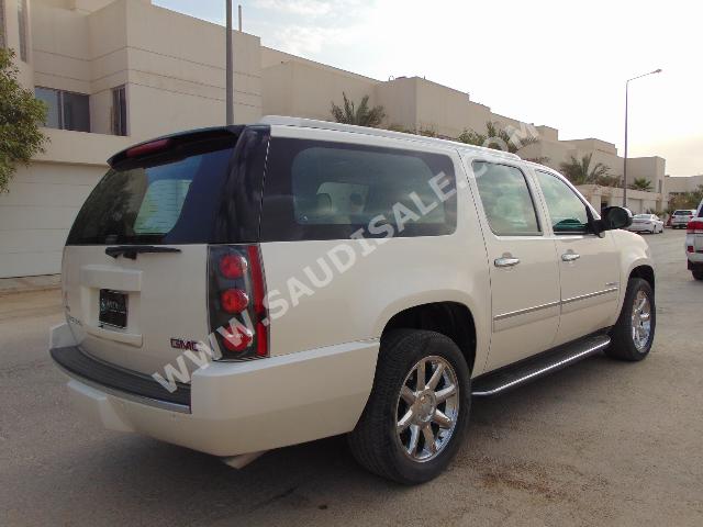 2010 GMC Yukon Denali XL