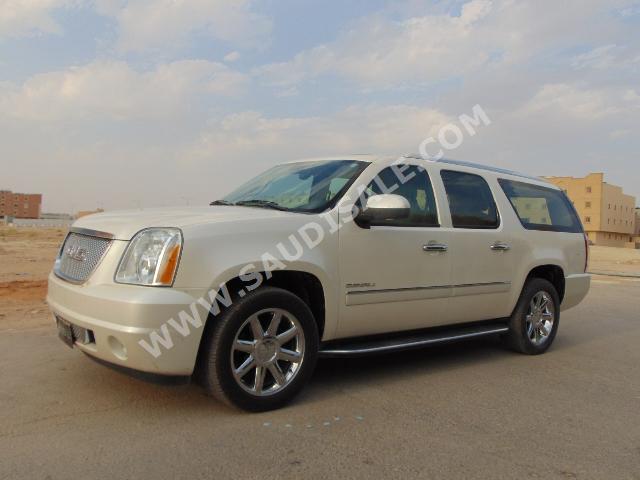 2010 GMC Yukon Denali XL