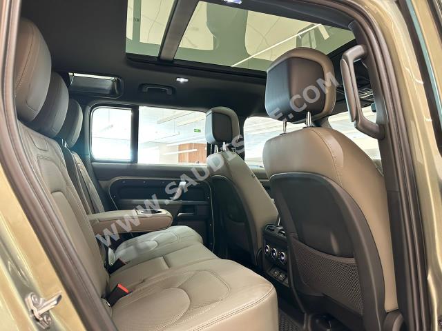 2023 لاند روفر ديفيندر اكس داينمك