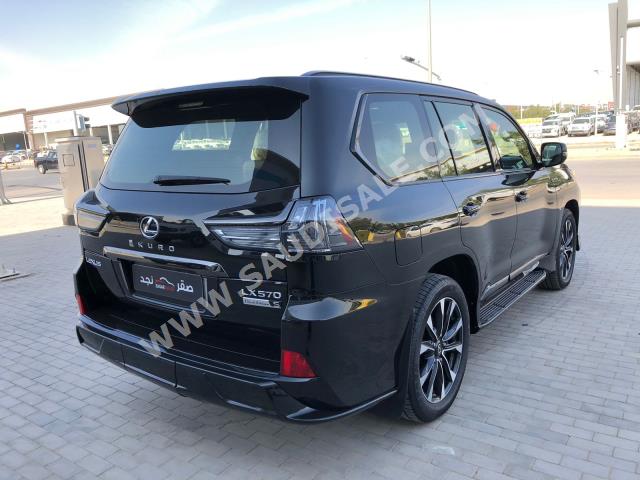 2019 لكزس إل إكس 570