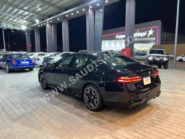 2024 بي ام دبليو الفئة الخامسة 520 أي