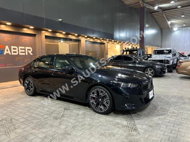 2024 بي ام دبليو الفئة الخامسة 520 أي