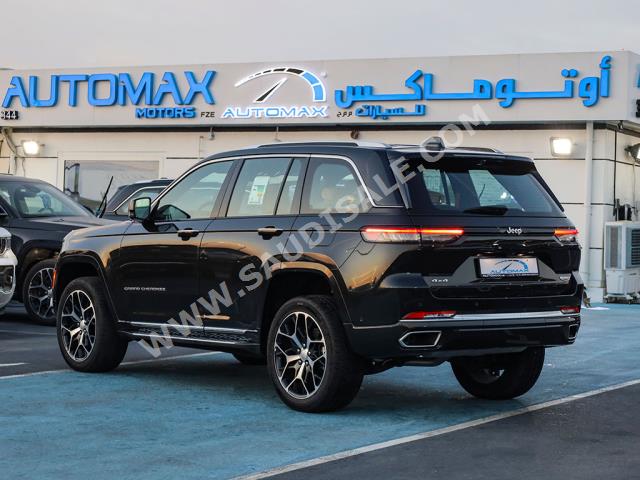 2023 جييب جراند شيروكي ساميت